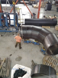 Отвод-гаситель 90гр. сварной ПЭ100 1400 SDR26